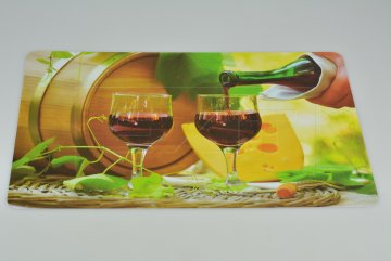 Vinylové prostírání (43.5x28.5cm) - Sklenice s vínem, sýr a soudek