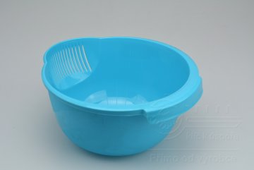 Plastová nádoba se sítkem ve výlevce 2,3l (23,5x10,5cm) - Modrá